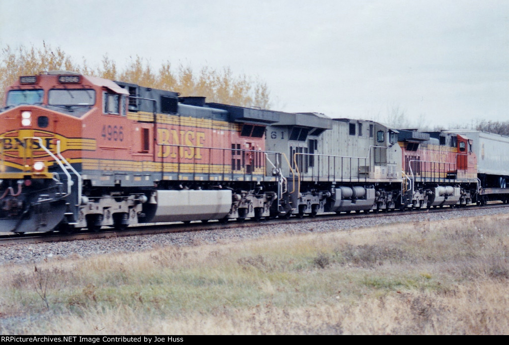 BNSF 4966 East